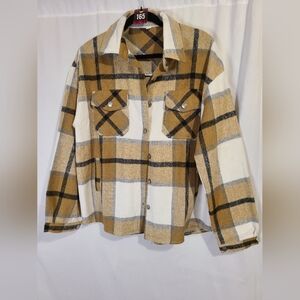 NWOT BOUTIQUE L Yellow and White Flannel Shacket 165